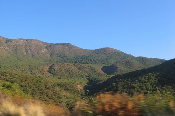Clear sky over the hills near Lake Elsinore